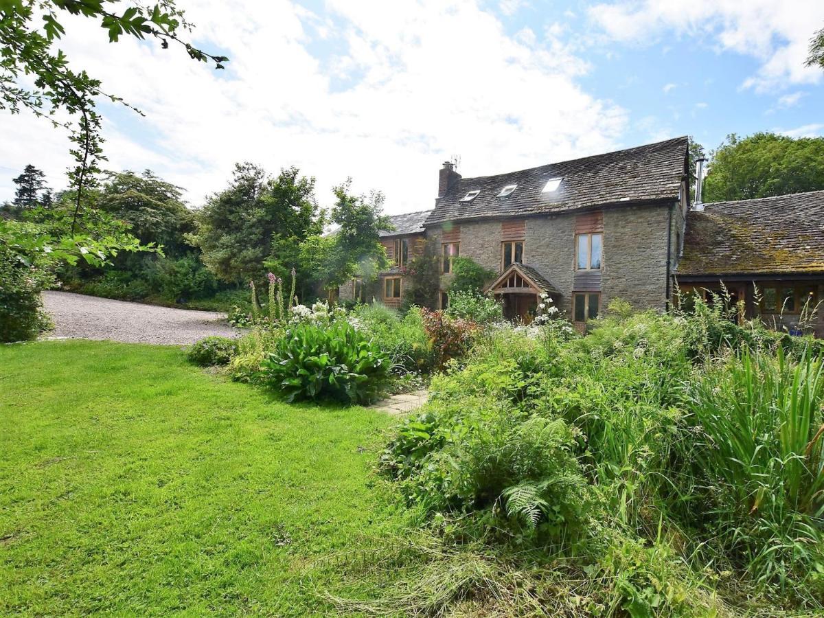 2 Bed In Presteigne 78095 Apartment Exterior photo